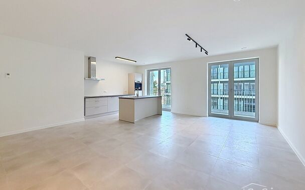 Een stijlvol en energiezuinig appartement (ca. 115 m&sup2;) met een ruim terras met prachtig uitzicht op de binnentuin van project Groene Poort (Lange Lobroekstraat 124 verdieping 3, 2060 Antwerpen). Dit unieke project werd gerealiseerd in 2026 en onderscheid