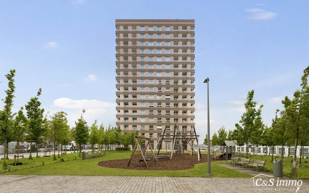 Dit instapklaar appartement (ca.94 m&sup2; ) bevindt zich op de 12e verdieping met waterzicht, op het bruisende Eilandje aan de Montevideo en op fietsafstand van het centrum. Inkomhal met toegang tot berging en apart toilet met handenwasser. Ruime woon- en ee
