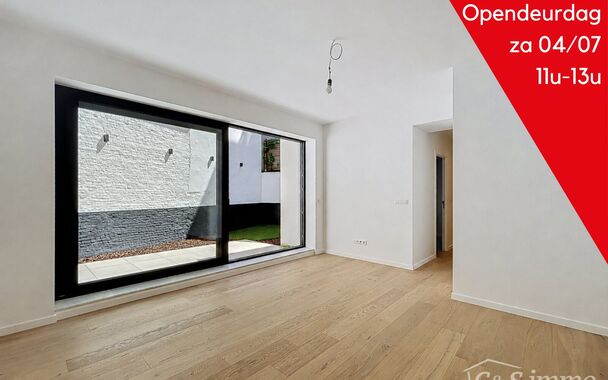 OPENDEURDAG ZATERDAG 4 JULI VAN 11U TOT 13U
Wonen in &eacute;&eacute;n van de mooiste straten van Antwerpen? Welkom in residentie Emilia op de Dodoensstraat 6.&nbsp;
Een recent gerenoveerd gelijkvloers appartement met ruime zonnige tuin.&nbsp;
Via de inkomdeur komt u uit in 