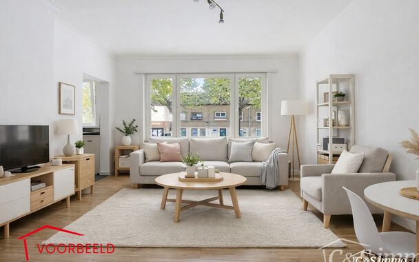 Licht appartement op wandelafstand van het Te Boelaarpark en diverse winkels.
De inkomhal leidt naar de woon- en eetkamer (ca. 23 m&sup2;) met laminaatvloer, aansluitend aan de praktische hoekkeuken. Het appartement beschikt over 2 slaapkamers (ca. 13 m&sup2; - 5