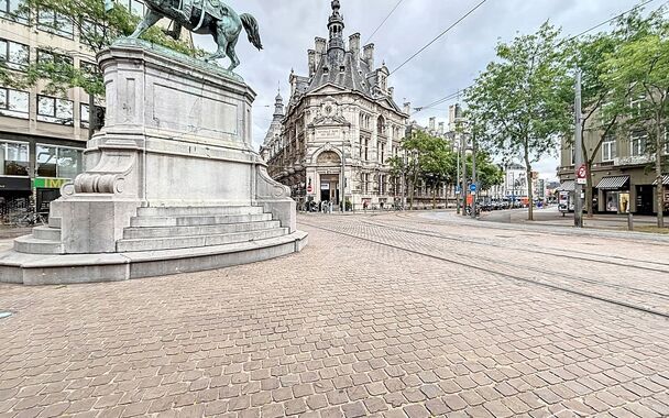 Instapklare, bemeubelde studio vlakbij de Botanische Tuin

Deze lichtrijke studio bevindt zich op een toplocatie, op wandelafstand van de Botanische Tuin, de Oudevaartplaats, het Mechelseplein en de Leopoldplaats.
Bij binnenkomst komt u in de inkomhal, ui