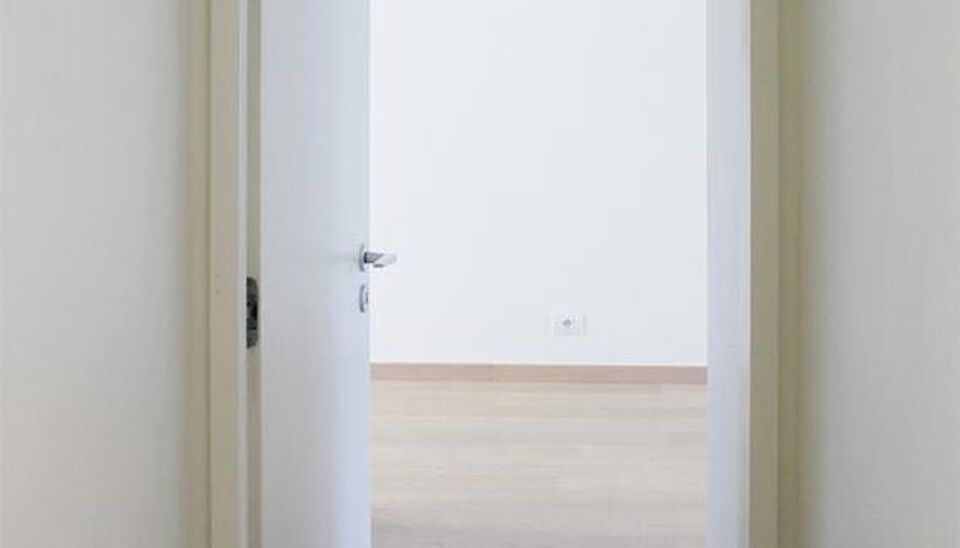 Ontdek dit prachtig afgewerkte nieuwbouwappartement (2017), gelegen in de gegeerde residentie Kaai 37 aan het Kempisch Dok. Dankzij de uitstekende ligging en de gunstige energiescore (A) geniet u hier van comfortabel en energiezuinig wonen.

Via de ruime 