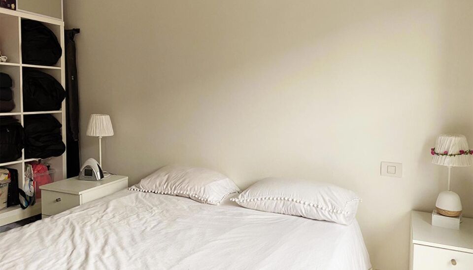 Ontdek dit prachtig afgewerkte nieuwbouwappartement (2017), gelegen in de gegeerde residentie Kaai 37 aan het Kempisch Dok. Dankzij de uitstekende ligging en de gunstige energiescore (A) geniet u hier van comfortabel en energiezuinig wonen.

Via de ruime 