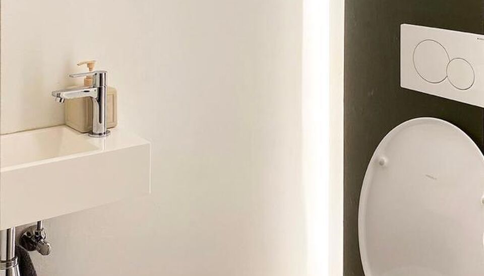 Ontdek dit prachtig afgewerkte nieuwbouwappartement (2017), gelegen in de gegeerde residentie Kaai 37 aan het Kempisch Dok. Dankzij de uitstekende ligging en de gunstige energiescore (A) geniet u hier van comfortabel en energiezuinig wonen.

Via de ruime 