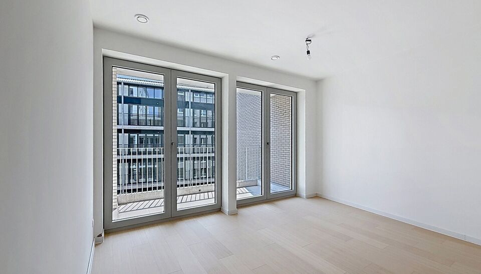 Een stijlvol en energiezuinig appartement (ca. 115 m&sup2;) met een ruim terras met prachtig uitzicht op de binnentuin van project Groene Poort. Dit unieke project werd gerealiseerd in 2026 en onderscheidt zich door zijn moderne architectuur en gemeenschappel