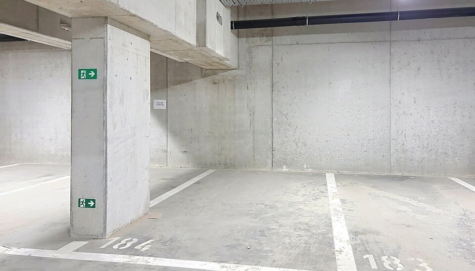 Een stijlvol en energiezuinig appartement (ca. 115 m&sup2;) met een ruim terras met prachtig uitzicht op de binnentuin van project Groene Poort. Dit unieke project werd gerealiseerd in 2026 en onderscheidt zich door zijn moderne architectuur en gemeenschappel