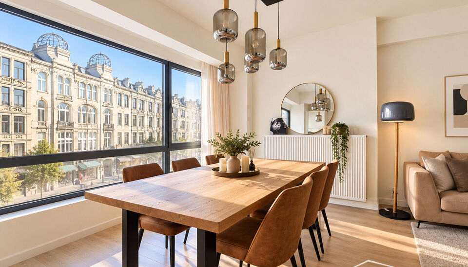 Op zoek naar een lichtrijk en comfortabel appartement op een uitstekende locatie? Dit gemeubelde appartement bevindt zich op een centrale ligging, vlak bij het centrum en Antwerpen-Centraal. De ruime leefruimte geniet dankzij de grote raampartijen van bij