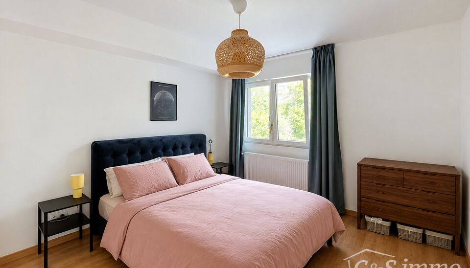 Ontdek dit sfeervol en volledig bemeubeld appartement met 2 slaapkamers, ideaal gelegen op een centrale locatie nabij tal van winkels, gezellige bakkers en De Roma. Dankzij de uitstekende ligging bevinden alle dagelijkse voorzieningen zich op wandelafstan