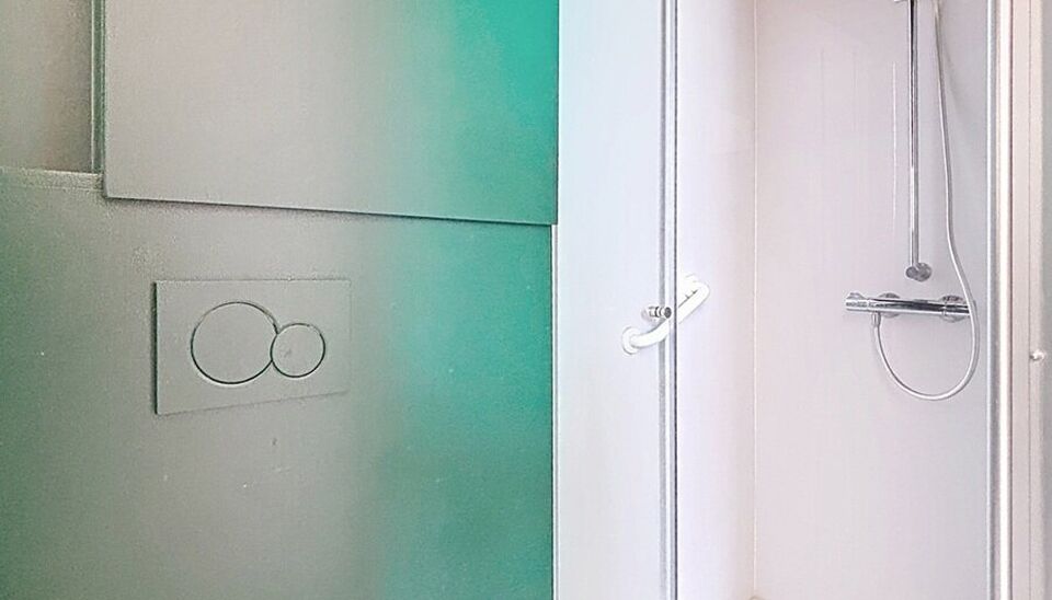 Appartement op wandelafstand van Te Boelaarpark in een kleinschalig gebouw met lift. 
Een ruime leefruimte is voorzien aan straatkant met aansluitend de keuken voorzien van vuur, lavabo en koelkast met vriesvak. 
De ruime slaapkamer (ca 22m&sup2;) is aangeslo