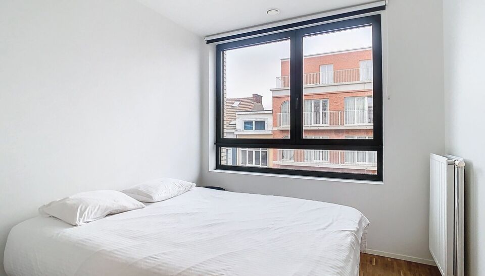 Ontdek dit lichtrijke appartement in de nieuwbouwcomplex residentie Delta, gebouwd in 2020. 
Op een boogscheut van nieuwe hotspots als de Slachthuissite & Park Spoor Noord kan u deze parel vinden. Het appartement beschikt over een uitnodigende woonruimte 