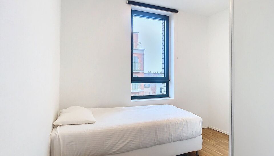 Ontdek dit lichtrijke appartement in de nieuwbouwcomplex residentie Delta, gebouwd in 2020. 
Op een boogscheut van nieuwe hotspots als de Slachthuissite & Park Spoor Noord kan u deze parel vinden. Het appartement beschikt over een uitnodigende woonruimte 