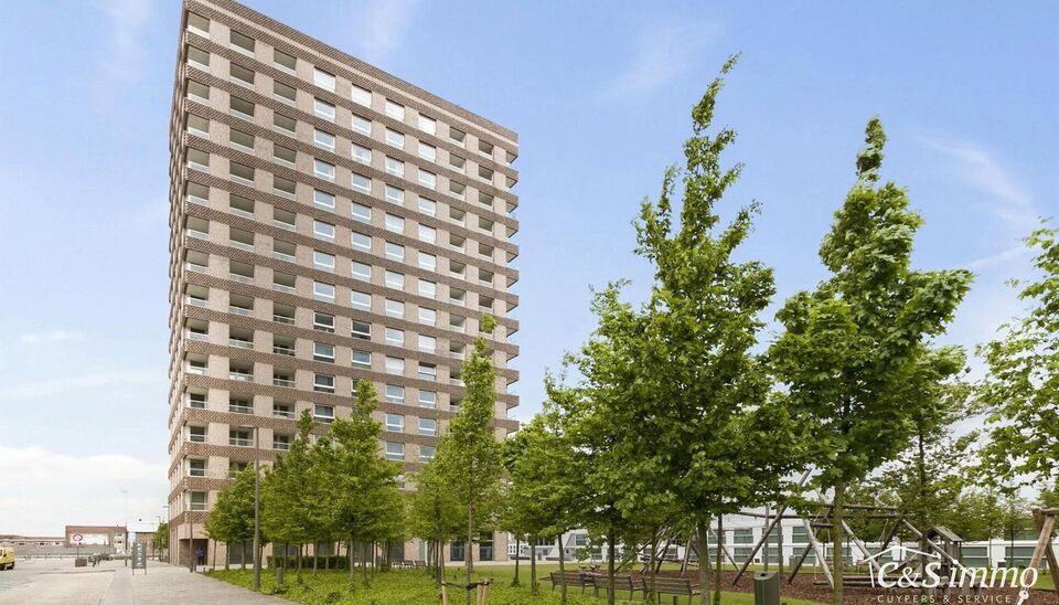 Dit instapklaar appartement (ca..94 m² ) bevindt zich op de 12e verdieping met waterzicht, op het bruisende Eilandje aan de Montevideo en op fietsafstand van het centrum. Inkomhal met toegang tot berging en apart toilet met handenwasser. Ruime woon- en e