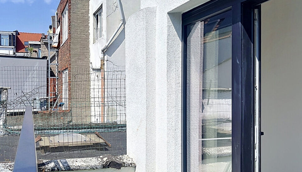 Dit charmante vernieuwde appartement met terras gevestigd in een klein gebouw,  biedt een perfecte balans tussen comfort en stijl, gelegen in de levendige en vernieuwende wijk Stuivenberg. 
Dit appartement ligt op wandelafstand van het parkcomplex Stuiven