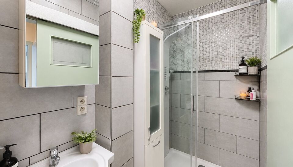 Dit lichtrijke en aangename &eacute;&eacute;nslaapkamerappartement is gelegen op de eerste verdieping en combineert een rustige woonomgeving met een uitstekende centrale ligging. Dit appartement bevindt zich aan de recent heraangelegde Paardenmarkt, op wandelafstand 
