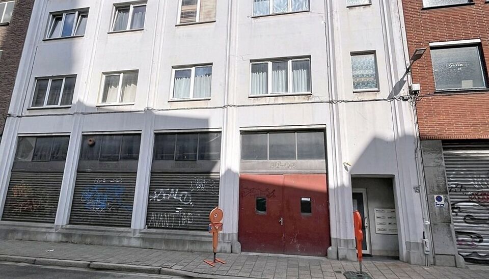 Dit lichtrijke en aangename &eacute;&eacute;nslaapkamerappartement is gelegen op de eerste verdieping en combineert een rustige woonomgeving met een uitstekende centrale ligging. Dit appartement bevindt zich aan de recent heraangelegde Paardenmarkt, op wandelafstand 