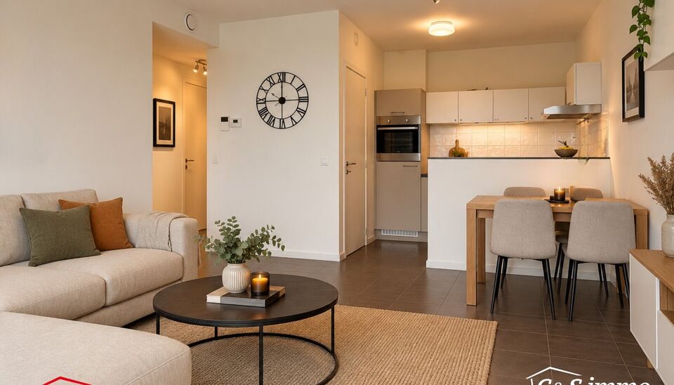Op zoek naar een lichtrijk 1 slaapkamer appartement met autostaanplaats en kelderberging om zelf in te wonen of om te verhuren? Bekijk dan zeker dit gezellig appartement met prachtig uitzicht!
Deze nieuwbouw uit 2016 is zeer centraal gelegen, vlakbij de v