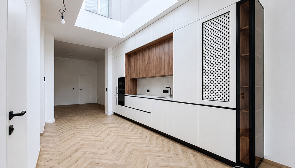 Welkom in de Joris Helleputtestraat 34, een rustige straat op een aangename locatie nabij het prachtige Te Boelaerpark.

Dit gelijkvloerse appartement werd recent volledig gerenoveerd en opgeleverd, met veel aandacht voor kwaliteit en detail.
U komt binne