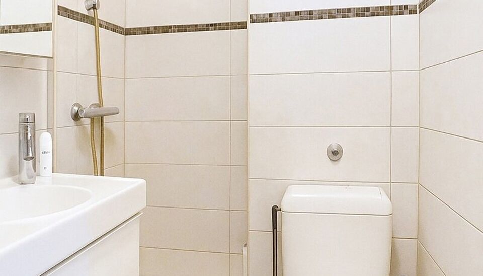 In een charmant, kleinschalig gebouw aan een doodlopende straat, op een steenworp van het groene Bisschoppenhofpark, vind je dit instapklare appartement op de gelijkvloerse verdieping. Een rustige ligging, veel lichtinval én moderne afwerking maken dit e