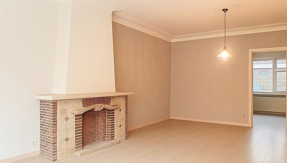 In een charmant, kleinschalig gebouw aan een doodlopende straat, op een steenworp van het groene Bisschoppenhofpark, vind je dit instapklare appartement op de gelijkvloerse verdieping. Een rustige ligging, veel lichtinval &eacute;n moderne afwerking maken dit e