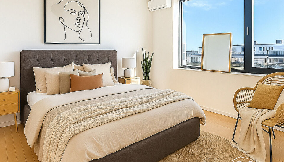 Luxueus gerenoveerd 1-slaapkamer dakappartement met een uniek dakterras ca30m² met een open uitzicht over Antwerpen en de haven van Antwerpen.
Het gerenoveerde appartement biedt alle comfort, met een ruim zonne terras, ideaal voor ontspanning. Dit appart