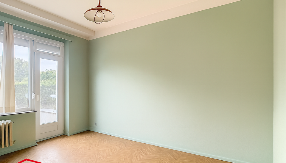 Dit te renoveren gelijkvloerse appartement bevindt zich in een goed onderhouden gebouw op het Frederik Van Eedenplein te Linkeroever, een toplocatie vlak bij winkels, scholen, sportaccommodaties en openbaar vervoer. Bovendien ligt het pand aan een gezelli