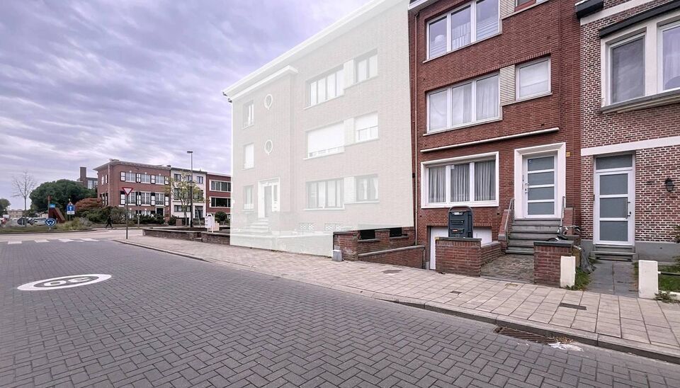 Goed onderhouden gebouw bestaande uit drie afzonderlijke appartementen, elk met één slaapkamer op wandelafstand van het Rivierenhof.
Gelijkvloers appartement (ca. 63 m²) met één slaapkamer en een koer.
Eerste en tweede verdieping (elk ca. 60 m²) zij