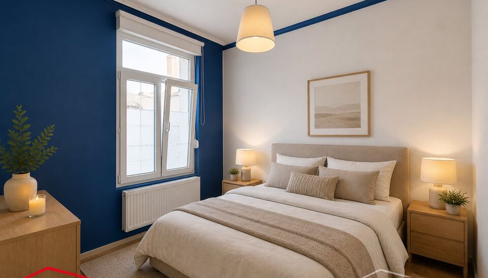 Woning met 4 slaapkamers en terras in de Brederodebuurt. U betreedt het pand via de inkomhal met voldoende ruimte voor een vestiaire. Aan de voorzijde bevindt zich de lichtrijke woonkamer (ca.25 m&sup2;) op tegelvloer. Aan de achterzijde bevindt zich de ruime