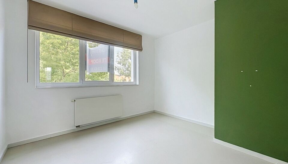 Deze moderne en energiezuinige halfopen bebouwing maakt deel uit van &eacute;&eacute;n van de eerste woonprojecten in de gegeerde wijk Regatta. Wat deze woning extra bijzonder maakt, is haar halfopen karakter &eacute;n de vrije ligging aan de achterzijde, waar geen woning 