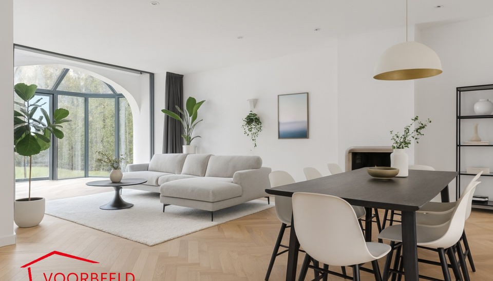 Stijlvolle en energiezuinige villa op 4.100 m² grond in een groene omgeving op wandelafstand van de Uitlegger.
In een rustige, residentiële straat, omgeven door groen en rust, bevindt zich deze ruime en goed onderhouden villa op een prachtig ZO-perceel